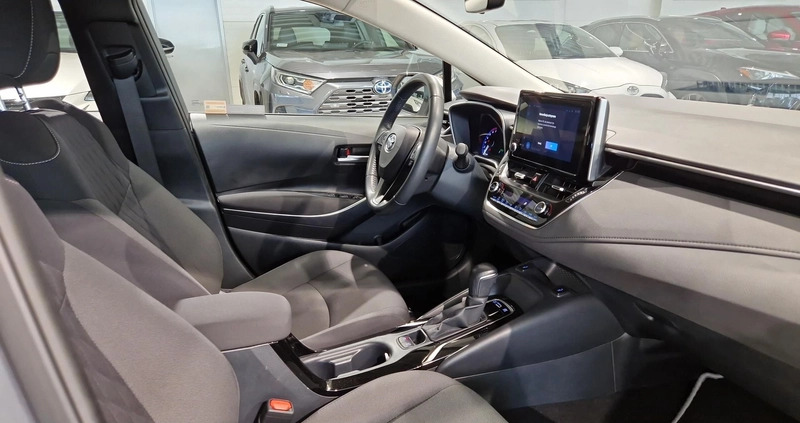 Toyota Corolla cena 104900 przebieg: 37317, rok produkcji 2022 z Kock małe 79